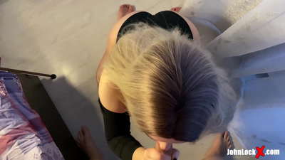 წითურმა წოვას დიკმა და უკუღმა ასწია, მის უკანალზე გამოსვლისას